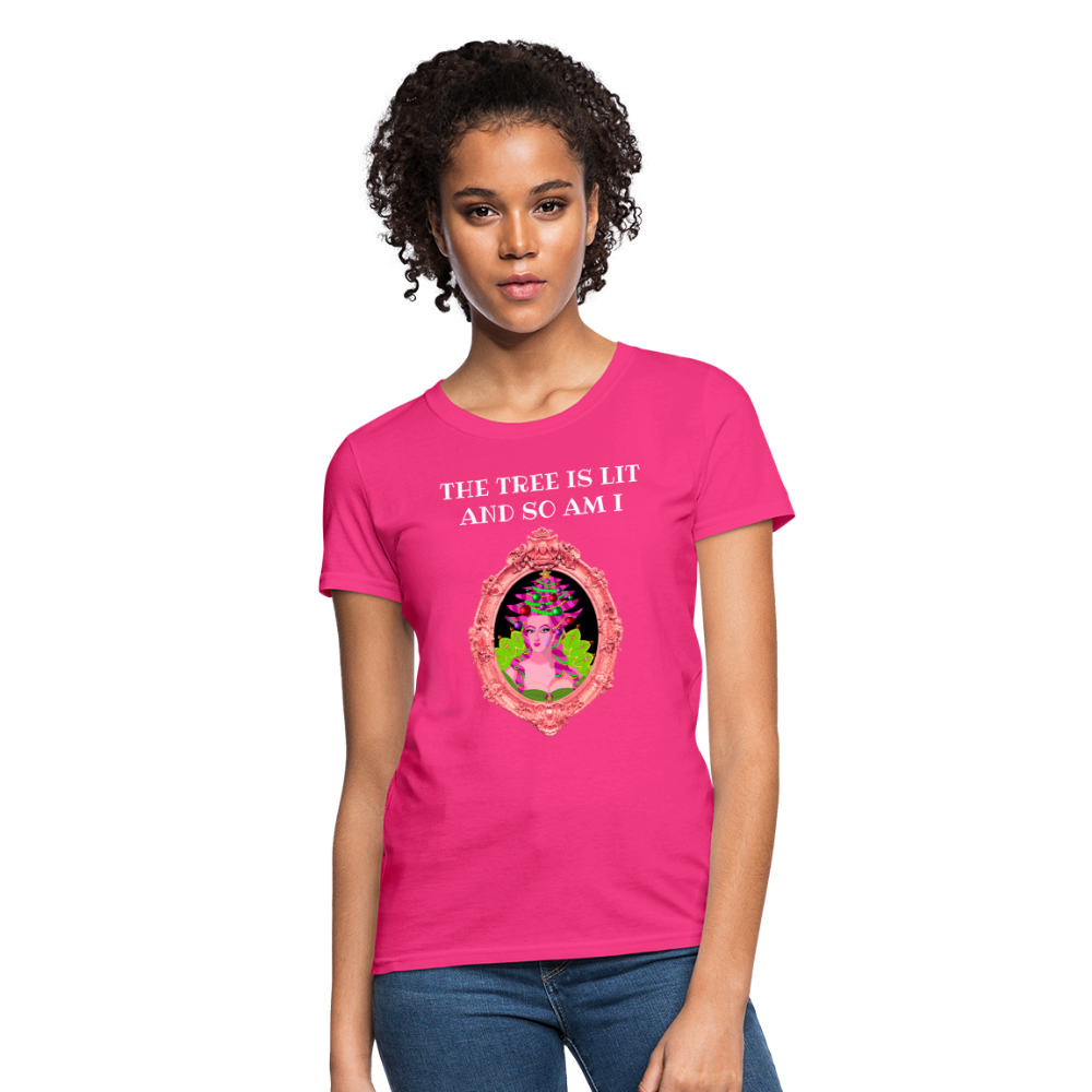 The Tree is Lit And So Am I - Women's Christmas T-Shirt - fuchsia